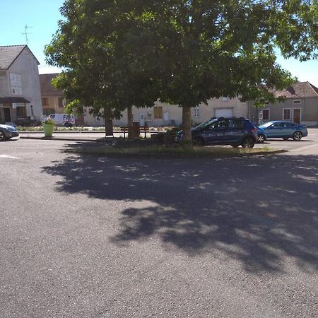 Gite De La Danse La Roche-en-Brenil Exteriér fotografie